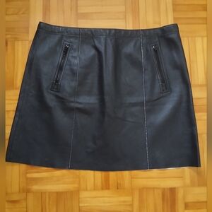 Vince Black Leather Mini Skirt with Zipper Details.Size 10